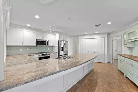 Kitchen - 1252 Waterside Ln, Venice, FL 34285 photo 8 of 9