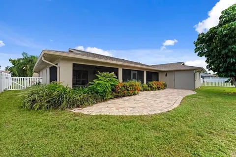 Exterior - 1252 Waterside Ln, Venice, FL 34285 photo 5 of 14