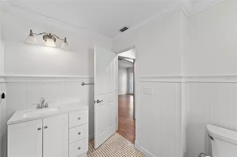 Bath - 1252 Waterside Ln, Venice, FL 34285 photo 1 of 5