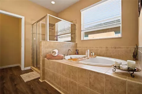 Bath - 6733 45th Ter E, Bradenton, FL 34203 photo 2 of 4