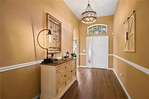 Entry Way - 6733 45th Ter E, Bradenton, FL 34203 photo 2 of 4