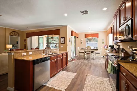 Kitchen - 6733 45th Ter E, Bradenton, FL 34203 photo 4 of 4