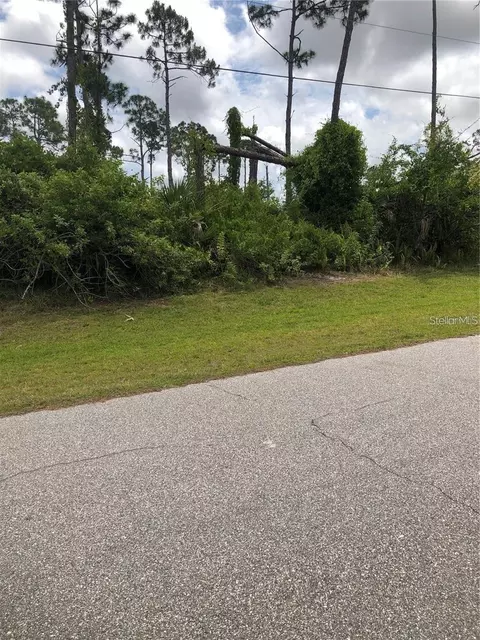 201 Jade St, Rotonda West, FL 33947