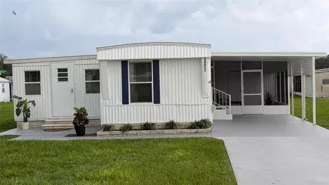 39518 Sterling Dr, Zephyrhills, FL 33542