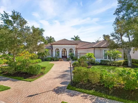3531 Founders Club Dr, Sarasota, FL 34240