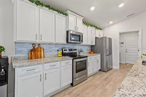 Kitchen - 5926 164th Ave E, Parrish, FL 34219 photo 1 of 4