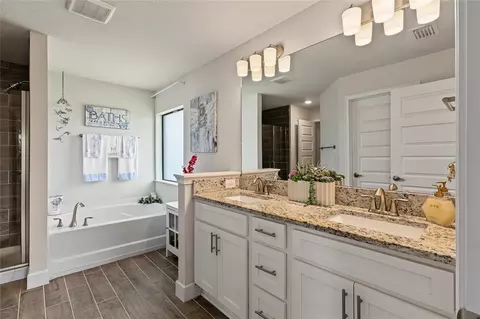 Bath - 5926 164th Ave E, Parrish, FL 34219 photo 1 of 4