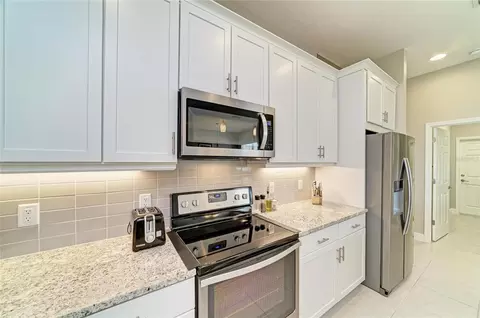Kitchen - 3835 Creekside Park Dr, Parrish, FL 34219 photo 4 of 7