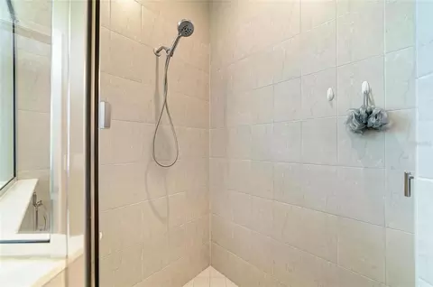 Bath - 3835 Creekside Park Dr, Parrish, FL 34219 photo 2 of 4