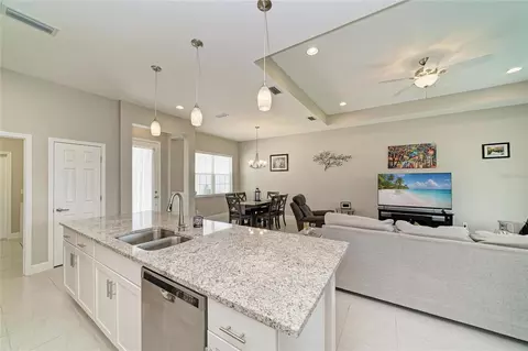 Kitchen - 3835 Creekside Park Dr, Parrish, FL 34219 photo 5 of 7