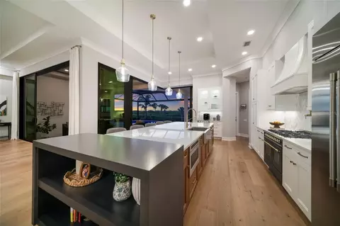 Kitchen - 1622 Channelside Pl, Parrish, FL 34219 photo 4 of 13