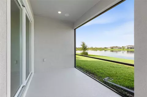 Exterior - 10619 Sea Pines Pl, Parrish, FL 34219 photo 10 of 12