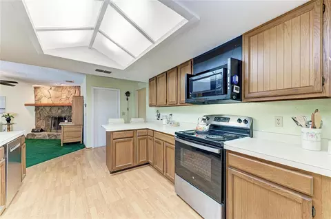 Kitchen - 22230 26th Ave E, Bradenton, FL 34211 photo 5 of 6