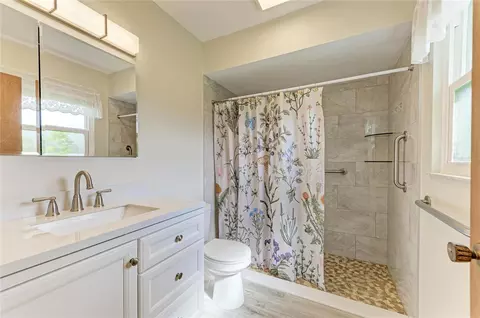 Bath - 22230 26th Ave E, Bradenton, FL 34211 photo 1 of 2