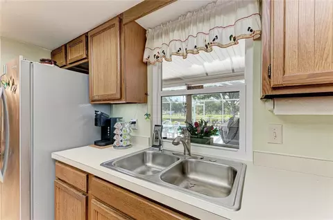 Kitchen - 22230 26th Ave E, Bradenton, FL 34211 photo 4 of 6