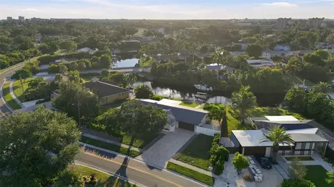 2303 Constitution Blvd, Sarasota, FL 34231