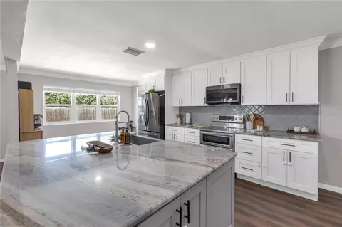 Kitchen - 11304 Leprechaun Dr, Riverview, FL 33569 photo 2 of 6