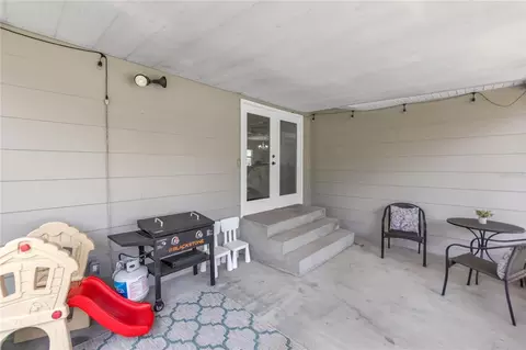 Exterior - 11304 Leprechaun Dr, Riverview, FL 33569 photo 3 of 9