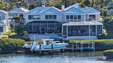 3530 Mistletoe Ln, Longboat Key, FL 34228