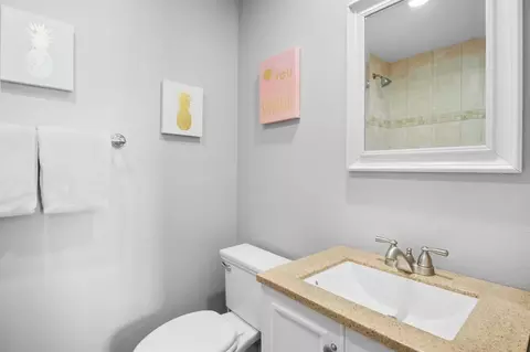 Bath - 508 Spring Ave, Anna Maria, FL 34216 photo 3 of 7