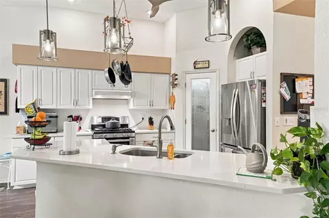 Kitchen - 3310 River Woods Dr, Parrish, FL 34219 photo 5 of 8
