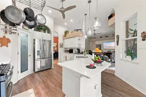 Kitchen - 3310 River Woods Dr, Parrish, FL 34219 photo 6 of 8