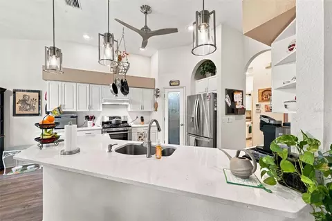 Kitchen - 3310 River Woods Dr, Parrish, FL 34219 photo 4 of 8
