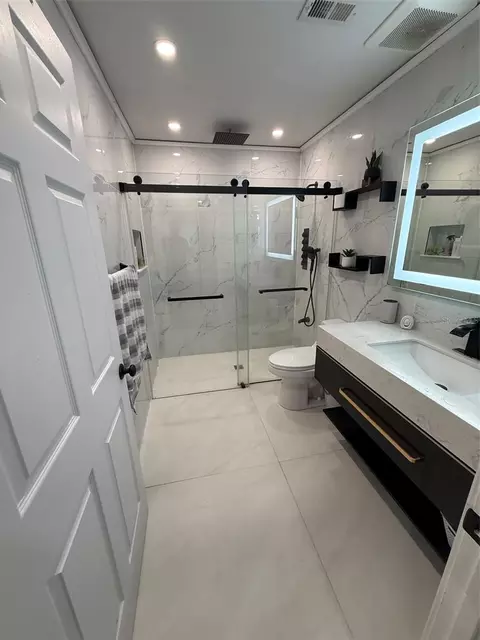 Bath - 8809 Manor Loop #101, Lakewood Ranch, FL 34202 photo 1 of 6