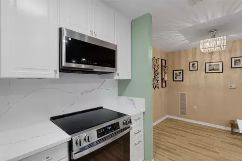 Kitchen - 8809 Manor Loop #101, Lakewood Ranch, FL 34202 photo 8 of 8
