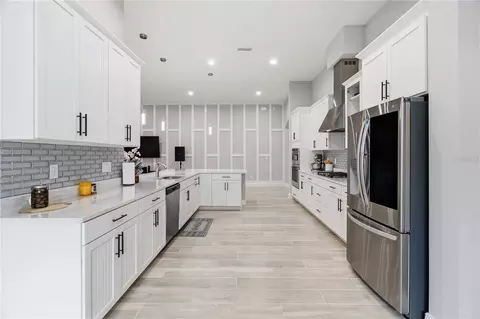 Kitchen - 12807 Wheatgrass Ct, Parrish, FL 34219 photo 2 of 2