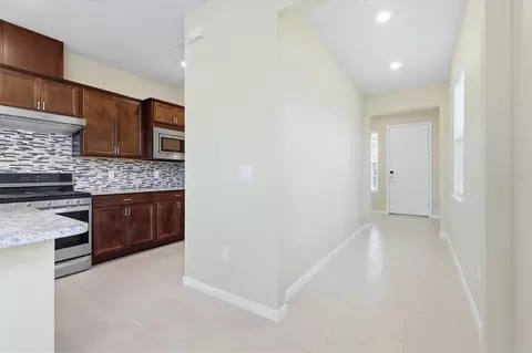Entry Way - 8610 Backshore Ln, Parrish, FL 34219 photo 2 of 3