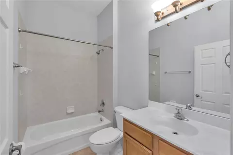Bath - 2927 122nd Pl E, Parrish, FL 34219 photo 2 of 3