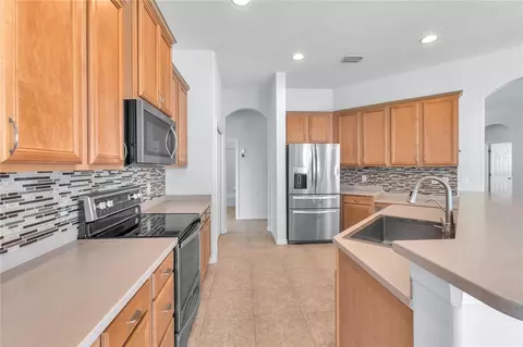 Kitchen - 2927 122nd Pl E, Parrish, FL 34219 photo 1 of 3