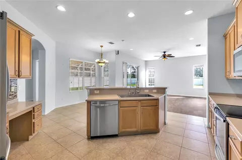 Kitchen - 2927 122nd Pl E, Parrish, FL 34219 photo 3 of 3