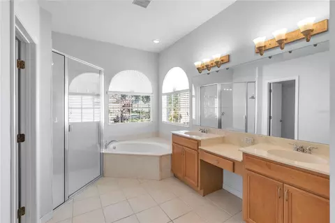 Bath - 2927 122nd Pl E, Parrish, FL 34219 photo 1 of 3