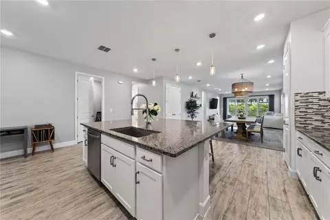 Kitchen - 11746 Little River Way, Parrish, FL 34219 photo 4 of 6