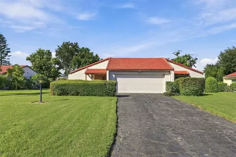 7232 Las Casas Dr #7232, Sarasota, FL 34243