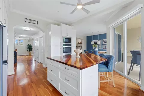 Kitchen - 712 Granada Ave #2, Venice, FL 34285 photo 3 of 4