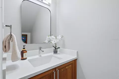Bath - 712 Granada Ave #2, Venice, FL 34285 photo 1 of 5