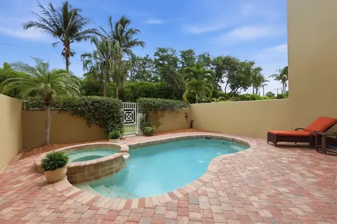 Exterior - 712 Granada Ave #2, Venice, FL 34285 photo 3 of 8
