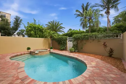 Exterior - 712 Granada Ave #2, Venice, FL 34285 photo 4 of 8