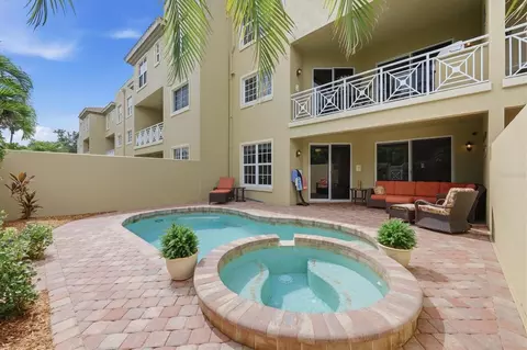 Exterior - 712 Granada Ave #2, Venice, FL 34285 photo 2 of 8