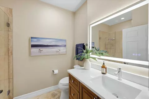 Bath - 712 Granada Ave #2, Venice, FL 34285 photo 2 of 5