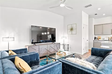 Living - 9540 Sandy Bluffs Cir, Parrish, FL 34219 photo 2 of 2