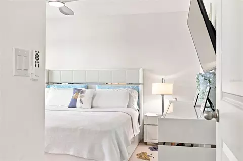 Bedroom - 9540 Sandy Bluffs Cir, Parrish, FL 34219 photo 1 of 9