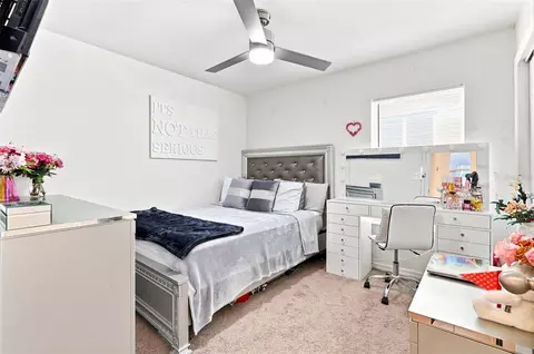 Bedroom - 9540 Sandy Bluffs Cir, Parrish, FL 34219 photo 4 of 9