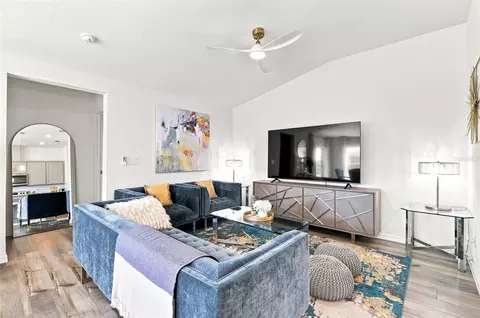 Living - 9540 Sandy Bluffs Cir, Parrish, FL 34219 photo 1 of 2