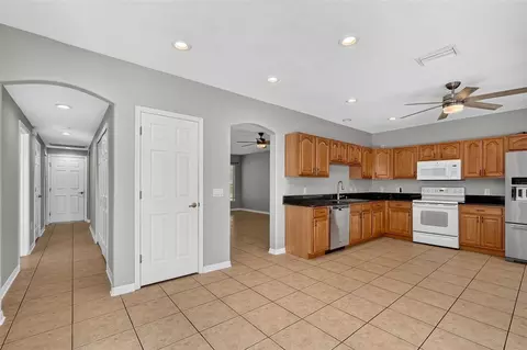 Entry Way - 4007 34th St E, Bradenton, FL 34208 photo 2 of 4