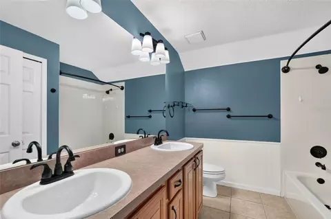 Bath - 4007 34th St E, Bradenton, FL 34208 photo 4 of 4