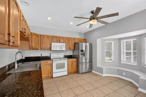 Kitchen - 4007 34th St E, Bradenton, FL 34208 photo 4 of 4